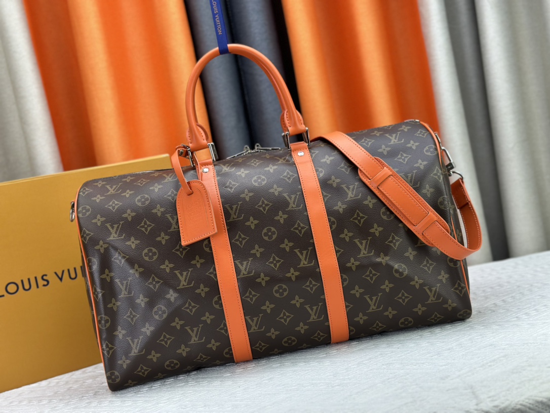 LV bag 696